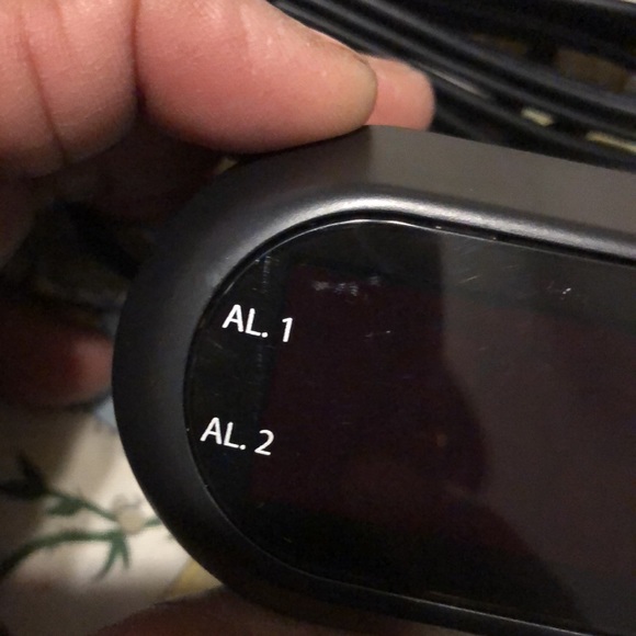 Sharp Alarm Clock - Picture 2 of 9